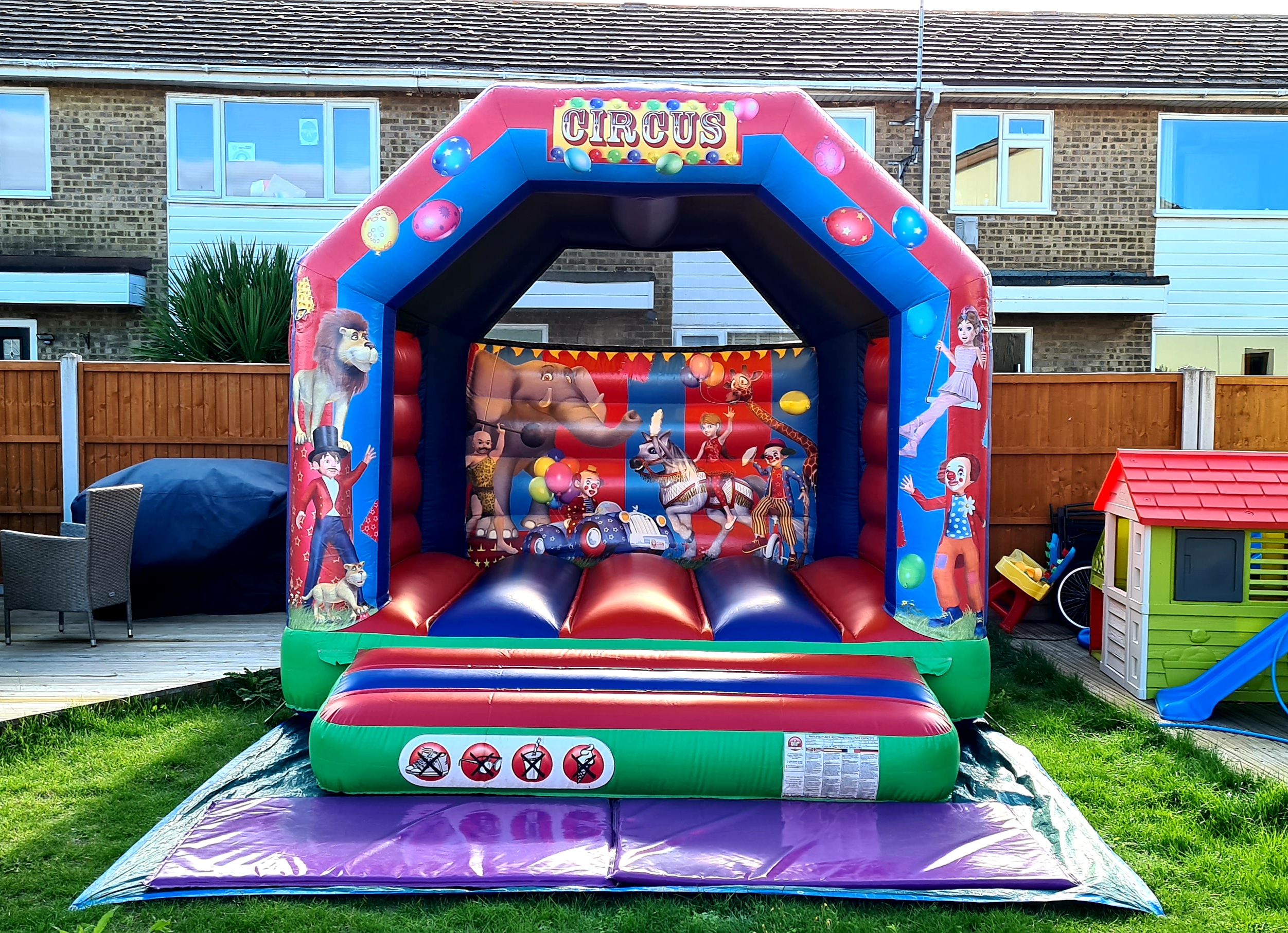 small circus themed castles hire in essex